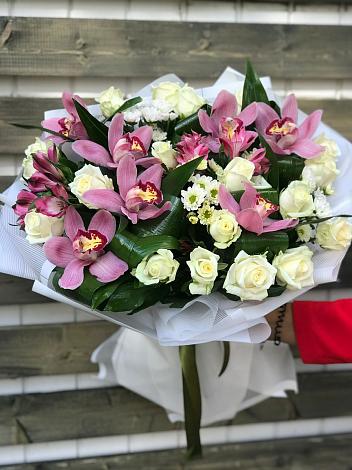 Букет цветов из: Розы и Хризантемы в Улан-Удэ
