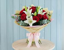 Букет цветов из:  Лилии и Розы в Улан-Удэ