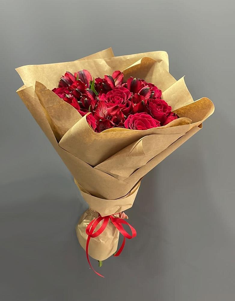 Букет цветов из: Альстромерии и Розы в Улан-Удэ