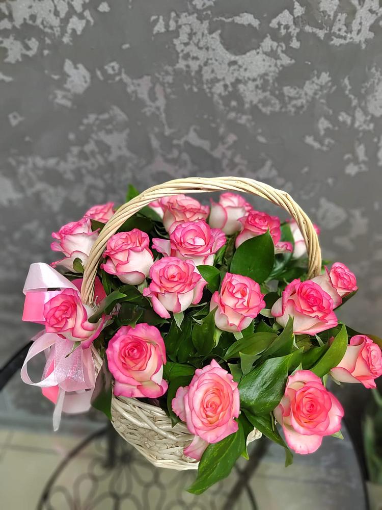 Цветочная композиция из Розы в корзине в Улан-Удэ