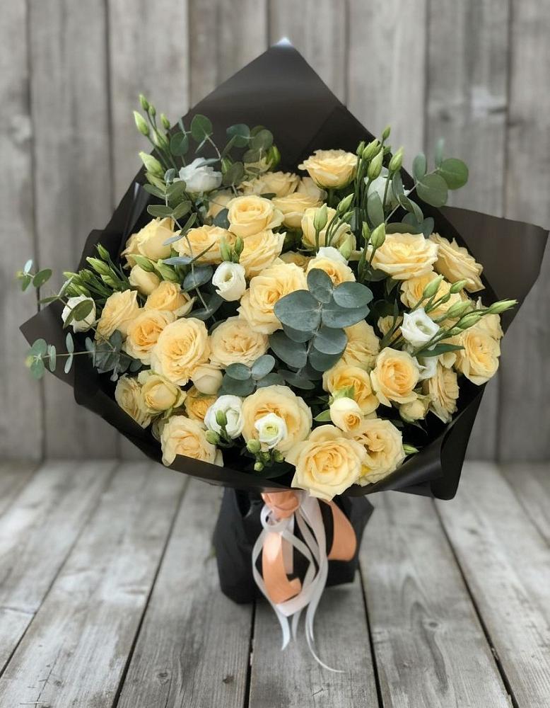 Букет цветов из: Розы и Лизиантусы в Улан-Удэ