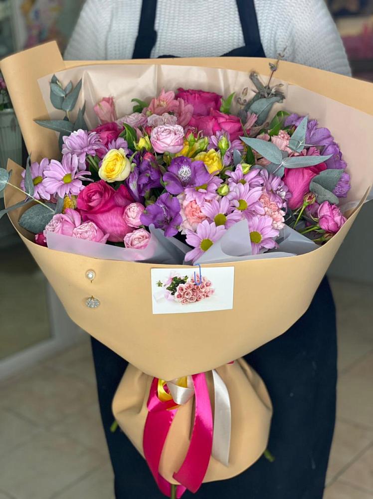 Букет цветов из: Хризантемы, Гвоздики и Альстромерии в Улан-Удэ