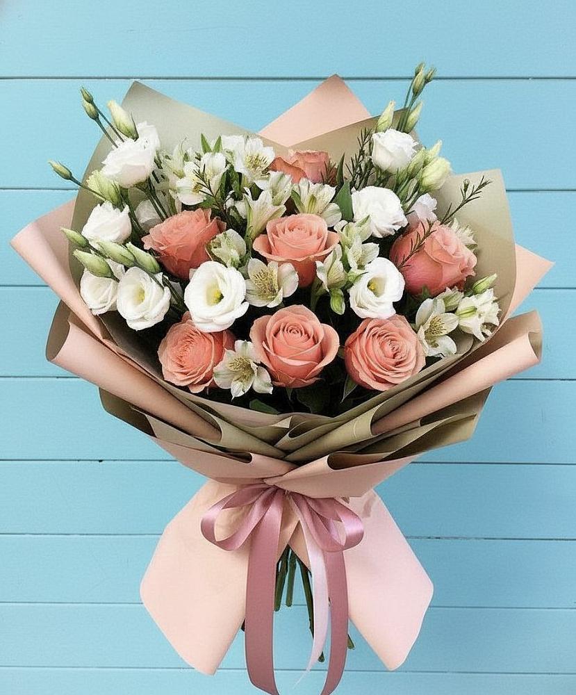 Букет цветов из: Розы, Альстромерии и Лизиантусы в Улан-Удэ