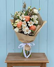 Букет цветов из:  Альстромерии, Лизиантусы, Розы и Хризантемы в Улан-Удэ