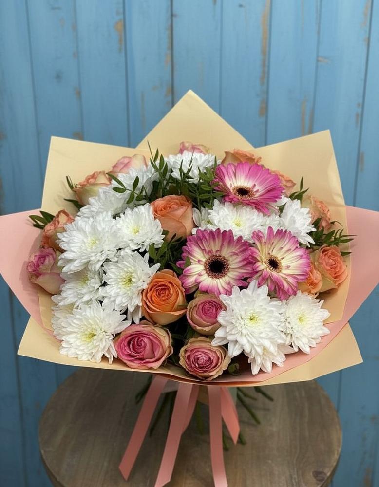 Букет цветов из: Розы, Герберы и Хризантемы в Улан-Удэ