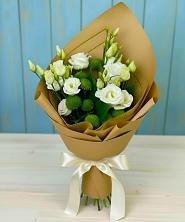 Букет цветов из:  Хризантемы и Лизиантусы в Улан-Удэ