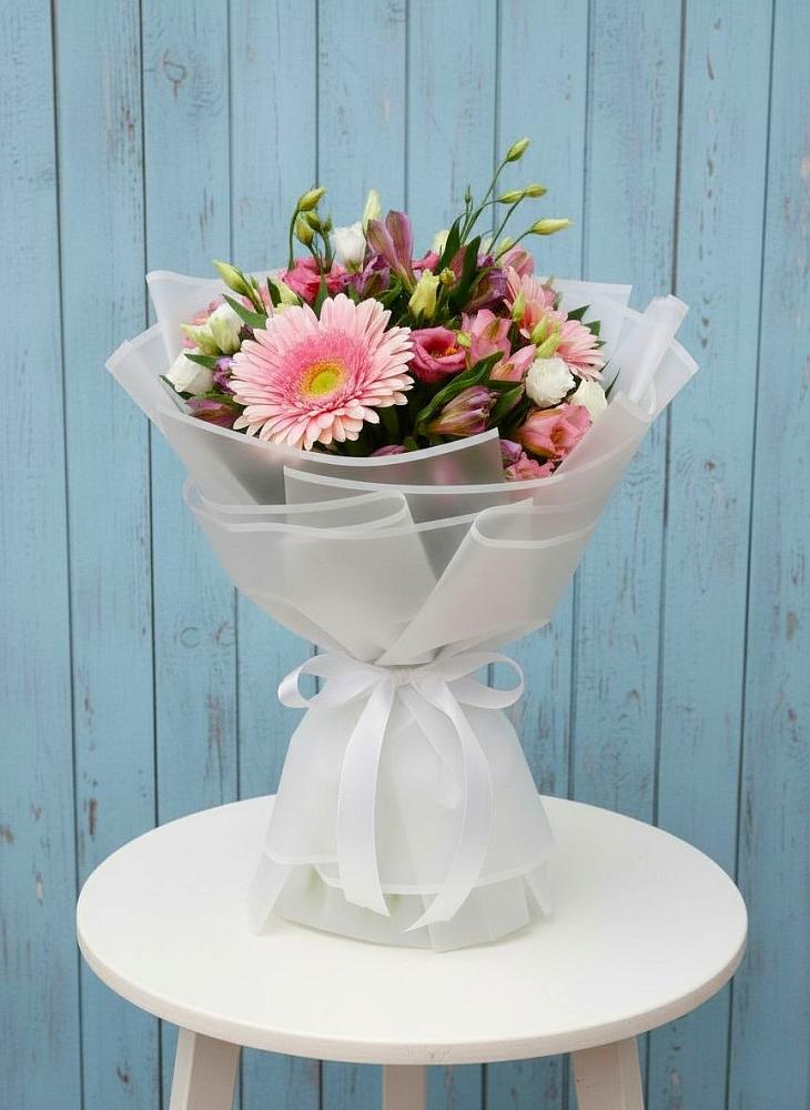 Букет цветов из: Герберы, Альстромерии и Лизиантусы в Улан-Удэ