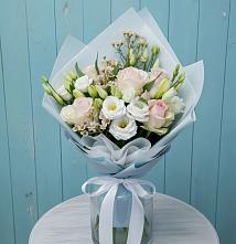 Букет цветов из:  Розы и Лизиантусы в Улан-Удэ