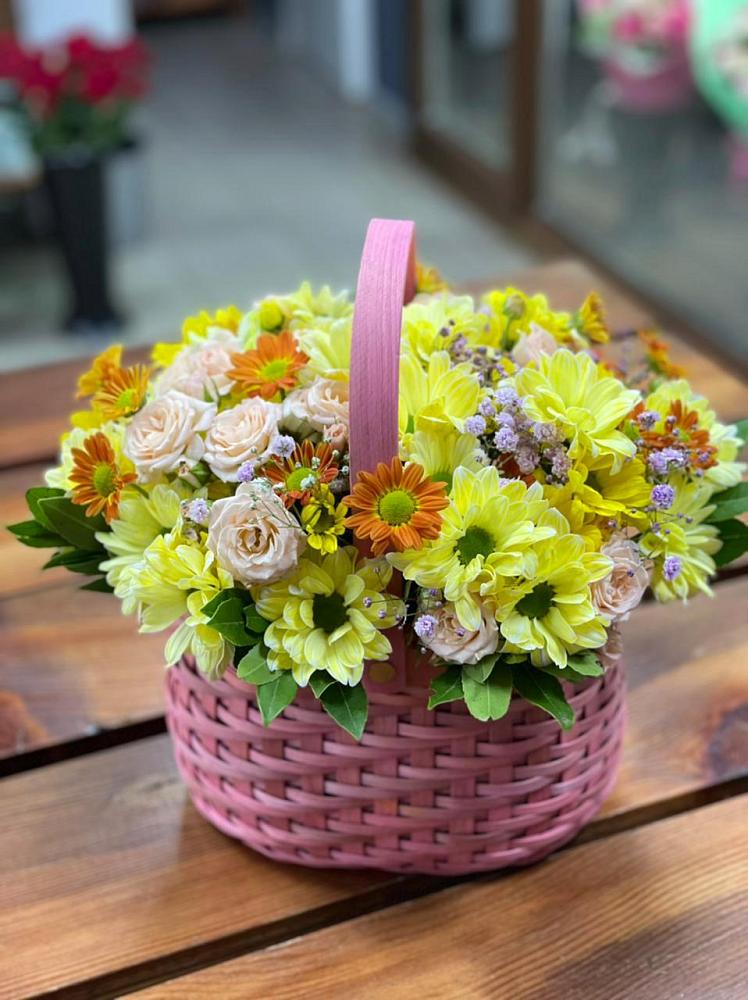 Цветочная композиция из Хризантемы и Розы в корзине в Улан-Удэ