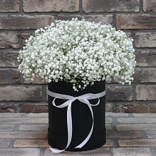 Цветочная композиция из Гипсофила в шляпной коробке в Улан-Удэ