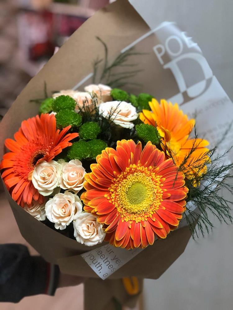 Букет цветов из: Герберы, Хризантемы и Розы в Улан-Удэ