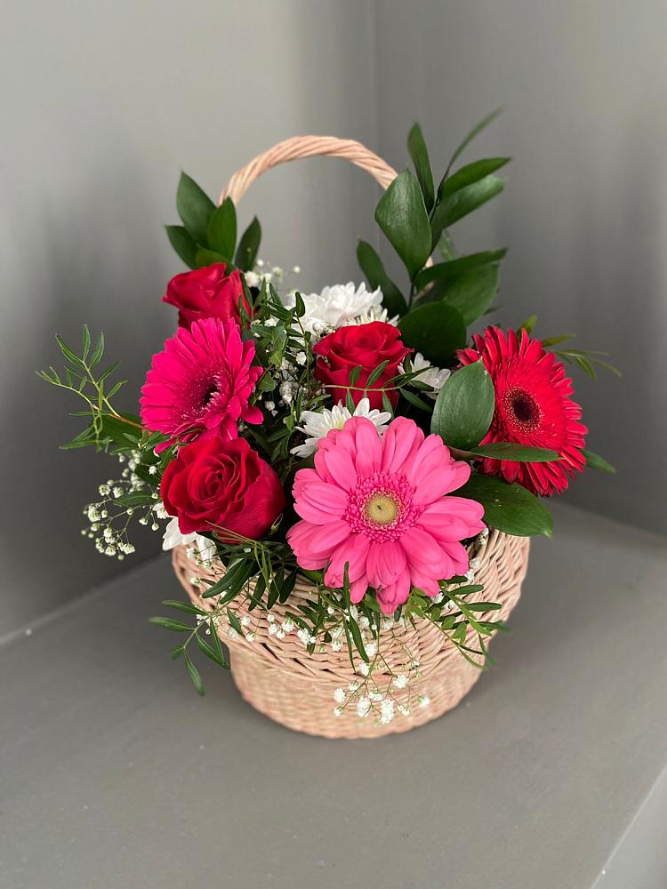 Цветочная композиция из Розы, Хризантемы и Герберы в корзине в Улан-Удэ