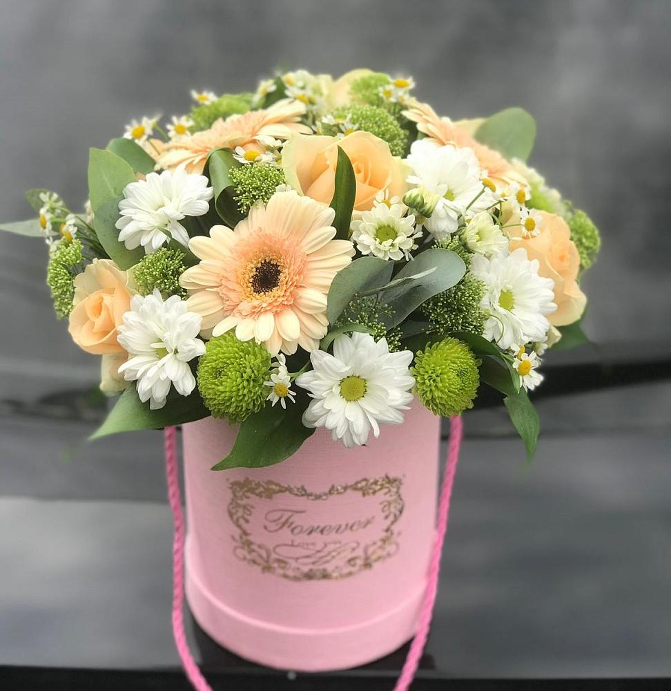 Цветочная композиция из Розы, Герберы и Хризантемы в шляпной коробке в Улан-Удэ