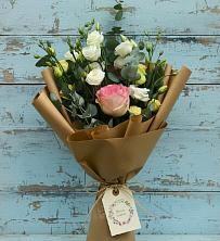 Букет цветов из:  Розы и Лизиантусы в Улан-Удэ