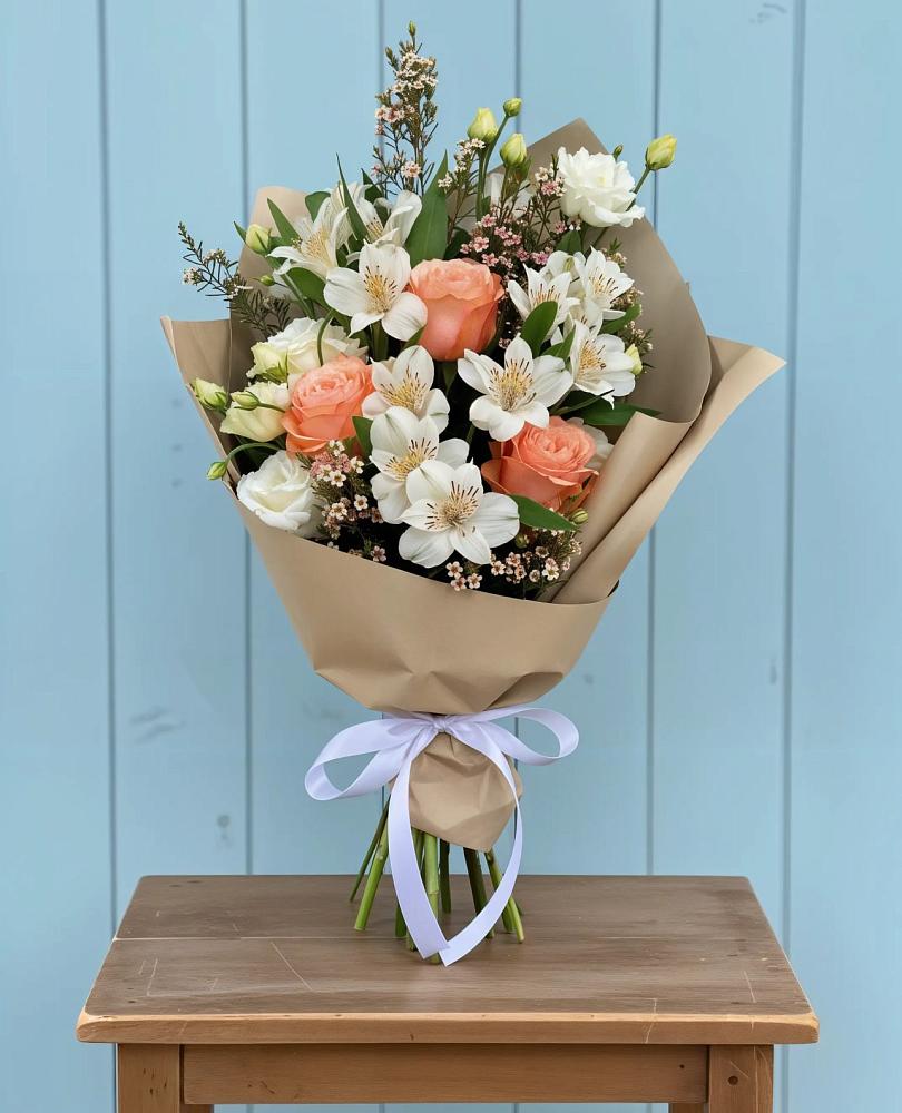 Букет цветов из: Альстромерии, Лизиантусы, Розы и Хризантемы в Улан-Удэ