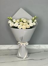 Букет цветов из:  Розы и Лизиантусы в Улан-Удэ